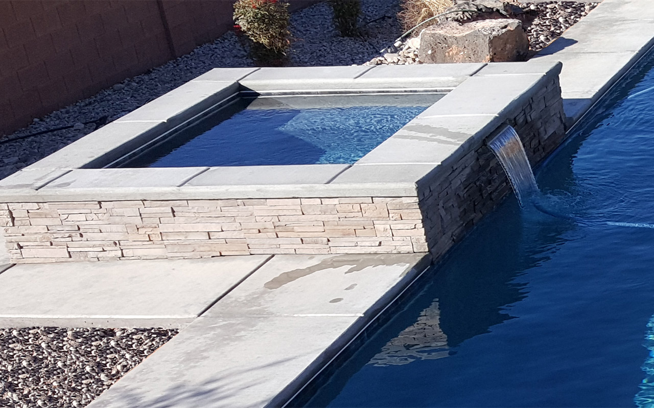 Show Me Pools - Spill-over Hot Tub / Spa